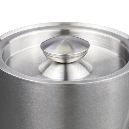Ice cube tray with lid