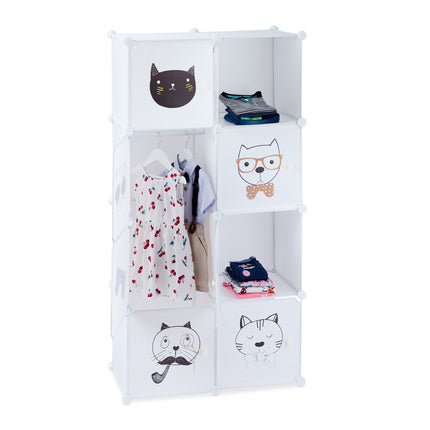 Insertable shelf for the children's room