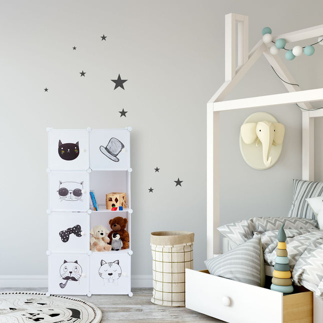 Insertable shelf for the children's room
