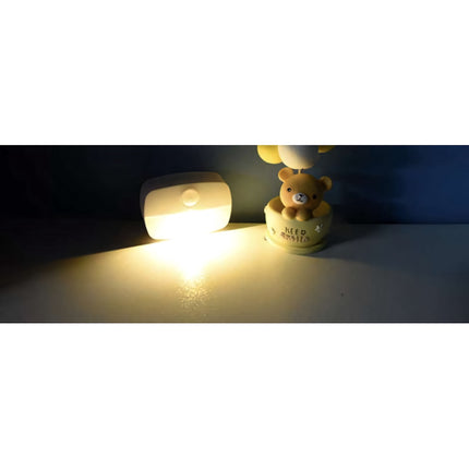 Izoxis 22090 LED night lamp with motion sensor