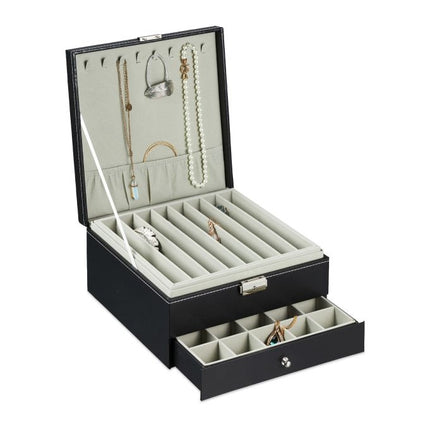 Jewelry storage with 3 levels