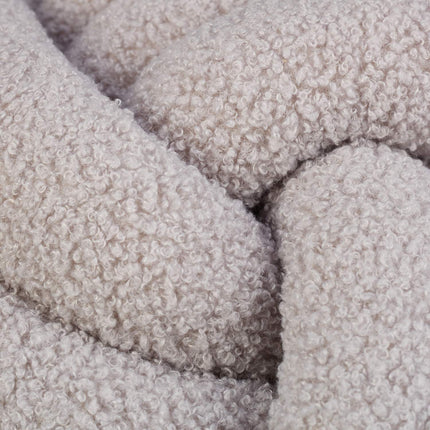 Knot pillow