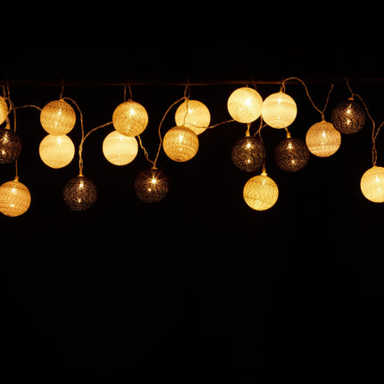 LED light chain with 20 balls