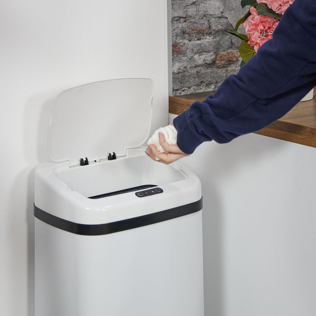Grote stalen keukenafvalbak met automatische sensor