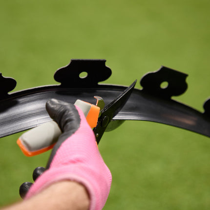 Lawn Edging With Ground Stakes – Flexible Plastic Border
