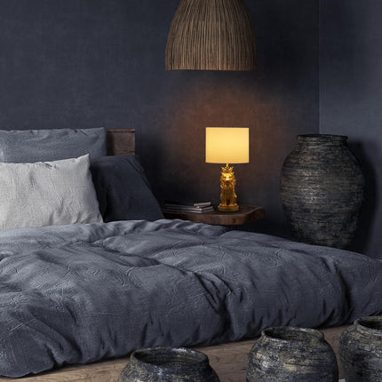 Lion table lamp