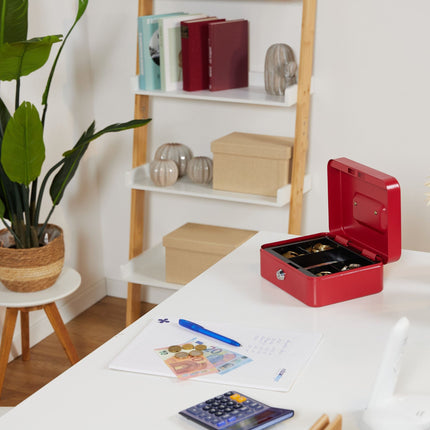 Lockable cash drawer