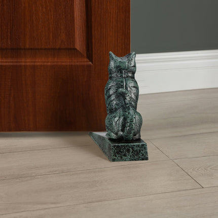 Lockable hatch for pets