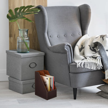 Magazine collector with 2 compartments