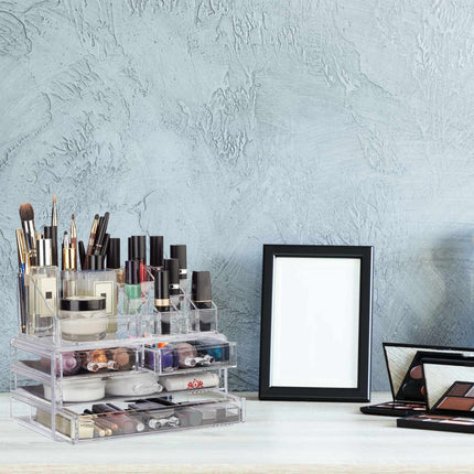 Makeup storage with 4 drawers