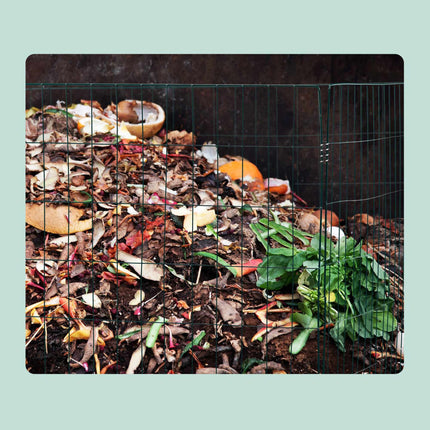 Metal compost with floor grate