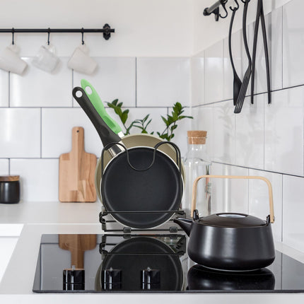 Metal pan holder