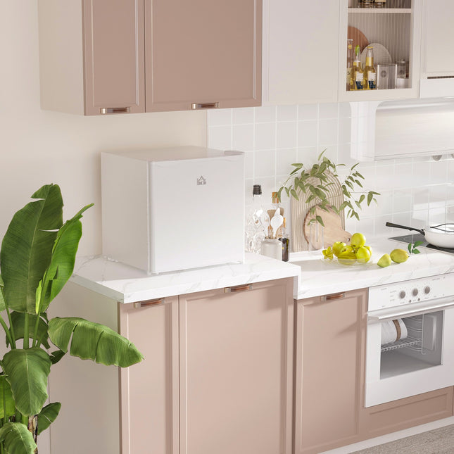 Mini freezer 46L – Compact, ice box, temperature control