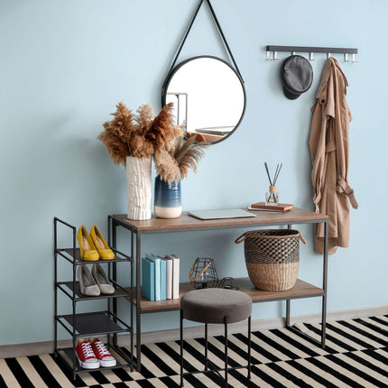 Narrow shoe shelf