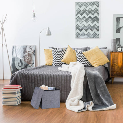 Pallet with storage space