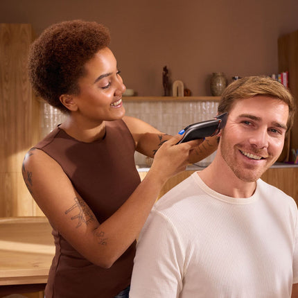 Philips Hair Clipper Series 7000 with 28 Length Settings, Self-Sharpening Blades