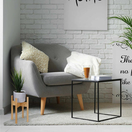 Plant stand in a set of 3