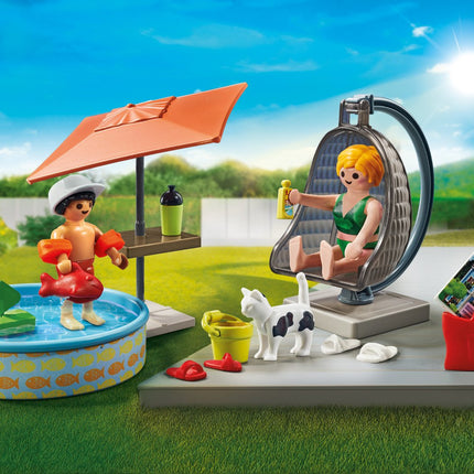 Playmobil City Life Splashing Fun In The Garden 71476