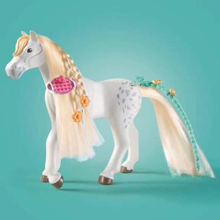 Playmobil World Of Horses Washing Station With Isabella And Lioness 71354