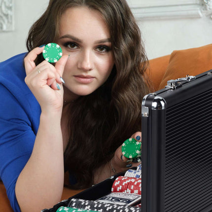 Poker bag with 300 chips