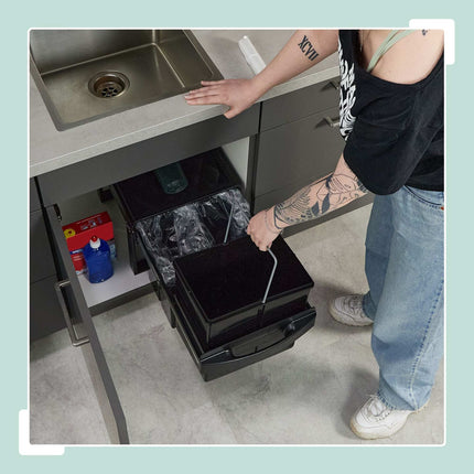 Pull-Out Waste Bin, Black – Space-Saving, Odor-Resistant