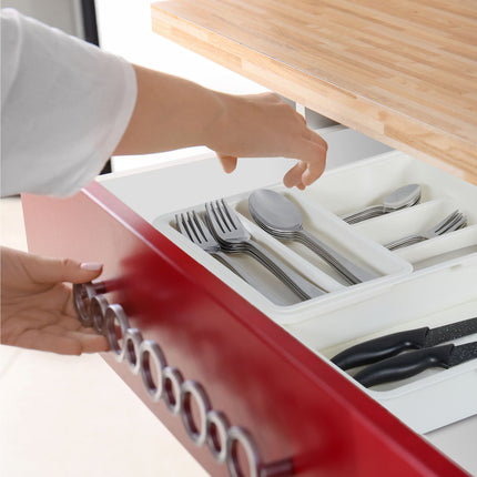 Pull-out cutlery tray