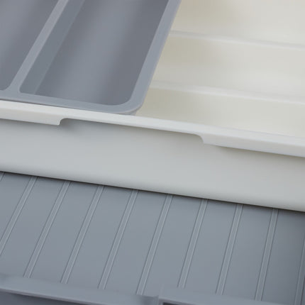 Pull-out cutlery tray