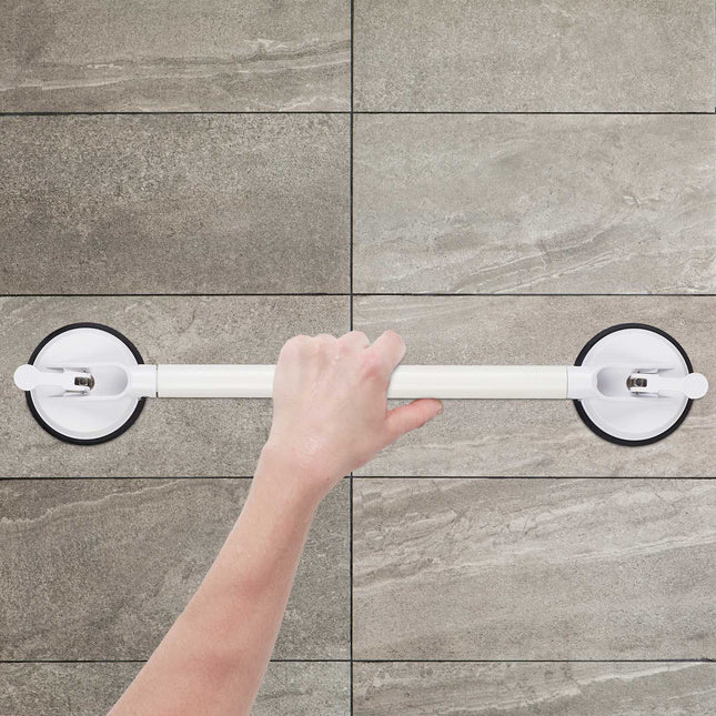 Retractable suction handle