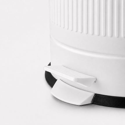 Retro Pedal Bin 30 L with Soft-Close Lid, Vintage Design, White