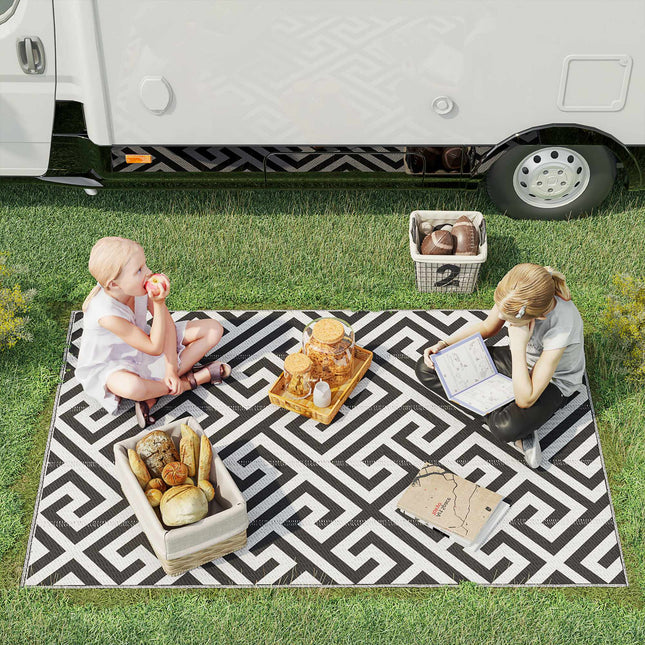 Reversible Outdoor Rug, Durable, Black/White, 121 x 182 cm