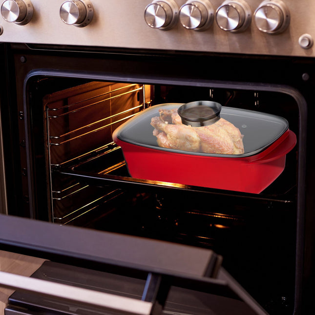 Roaster with lid and seasoning button