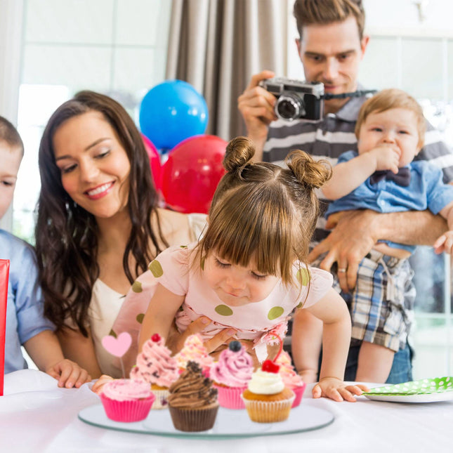 Rotatable cake tray