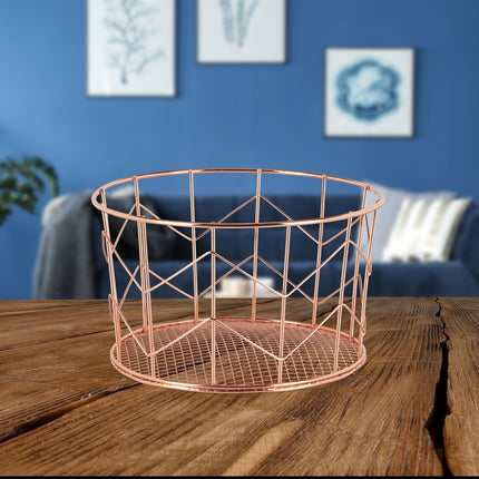Round basket made of metal wire