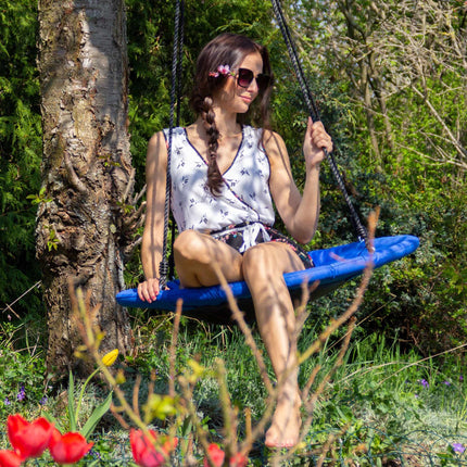Round bird bow swing with closed seat