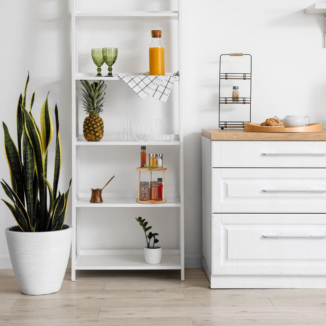 Round spice rack with 2 shelves