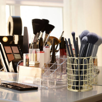 Round stand for make-up brushes