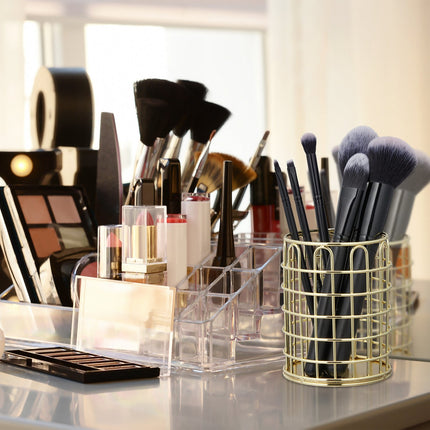 Round stand for make-up brushes