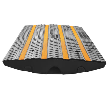Rubber Curb Ramp 15 Ton, 66 mm Rise, Reflective, 1 Pack