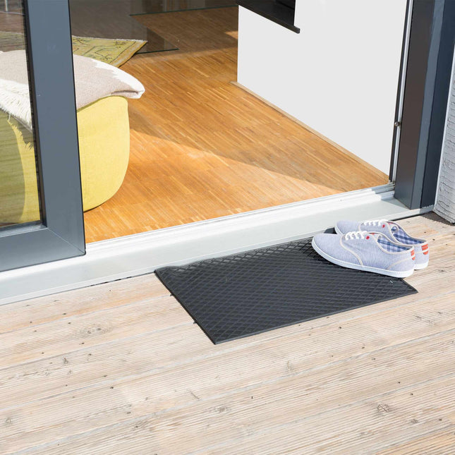 Rubber door mat