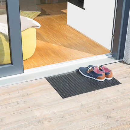 Rubber door mat