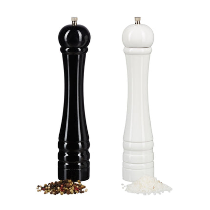 Salt and pepper mill set of two