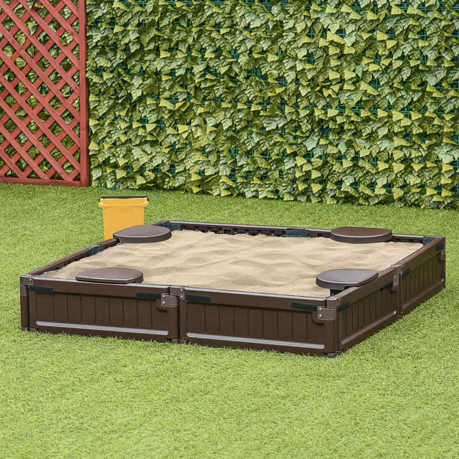 Children's brown sandbox with lid, 4-seater, 123x123x21cm