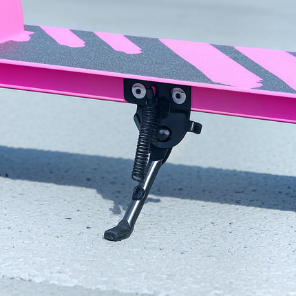 Children's folding scooter with adjustable handlebars, pink