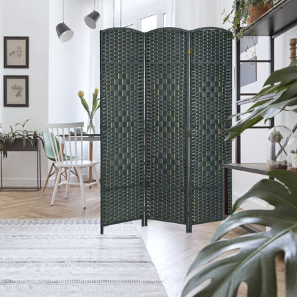 Screen wall with 3 panels