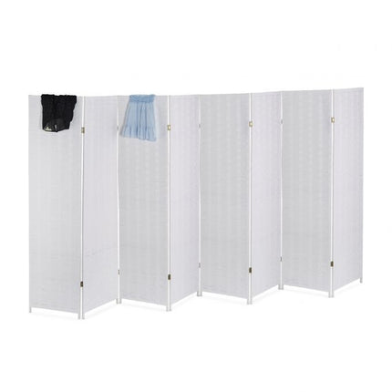 Screen wall with 8 panels