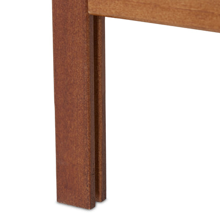 Screen wall with walnut look