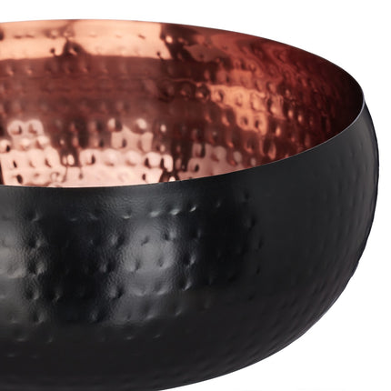 Serving bowl in hammered look