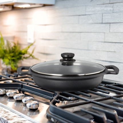Serving pan with lid