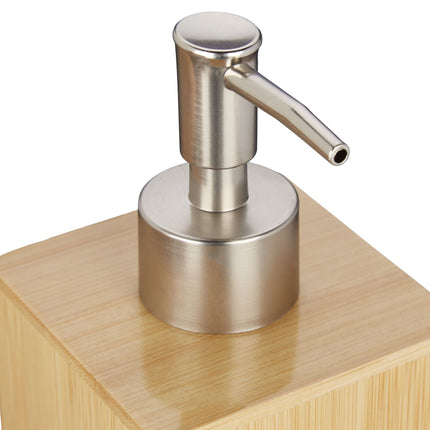 Set of bathroom accessories