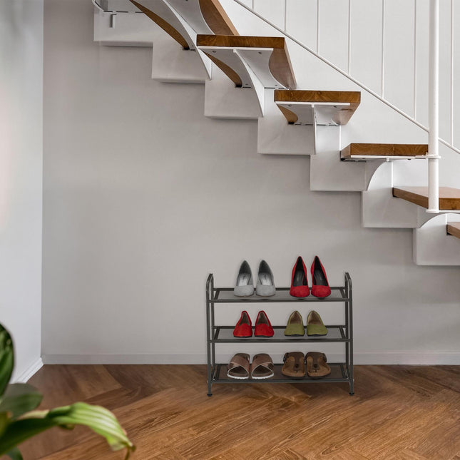 Shoe shelf in black metal
